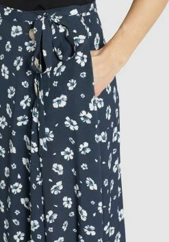 Khujo Jupes Longues Jupe Hepke Femme Bleu Marine / Bleu Nuit -Magasin de vêtements Khujo pas cher 7b319e03ce3df6e2e7f5002f038deae6