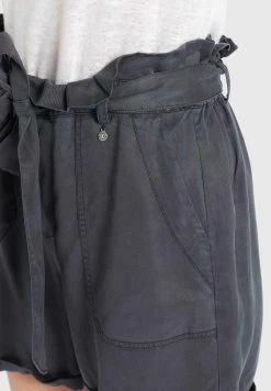 Khujo Shorts Loosefit Pantalon Poppy Femme Gris Foncé -Magasin de vêtements Khujo pas cher 8efdd4813d2a9adb423a95fa9a85252d