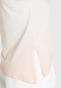 Khujo T-shirts T-shirt Matama Femme Poudre -Magasin de vêtements Khujo pas cher 921d60f8e3ef7200e2345c66d496fbe9