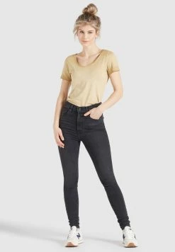 Khujo T-shirts T-shirt PERGOLA Femme Jaune Clair -Magasin de vêtements Khujo pas cher a58dc780760d44ee75c774e2894f191b