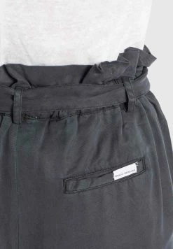 Khujo Shorts Loosefit Pantalon Poppy Femme Gris Foncé -Magasin de vêtements Khujo pas cher ff39981d1c7cd748dc4cb2b6bc7ece75